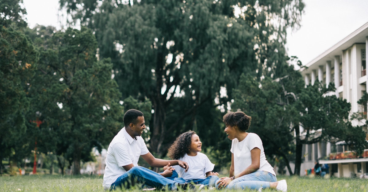 child-daylight-family-1128316-1-5d1f48b71ed19